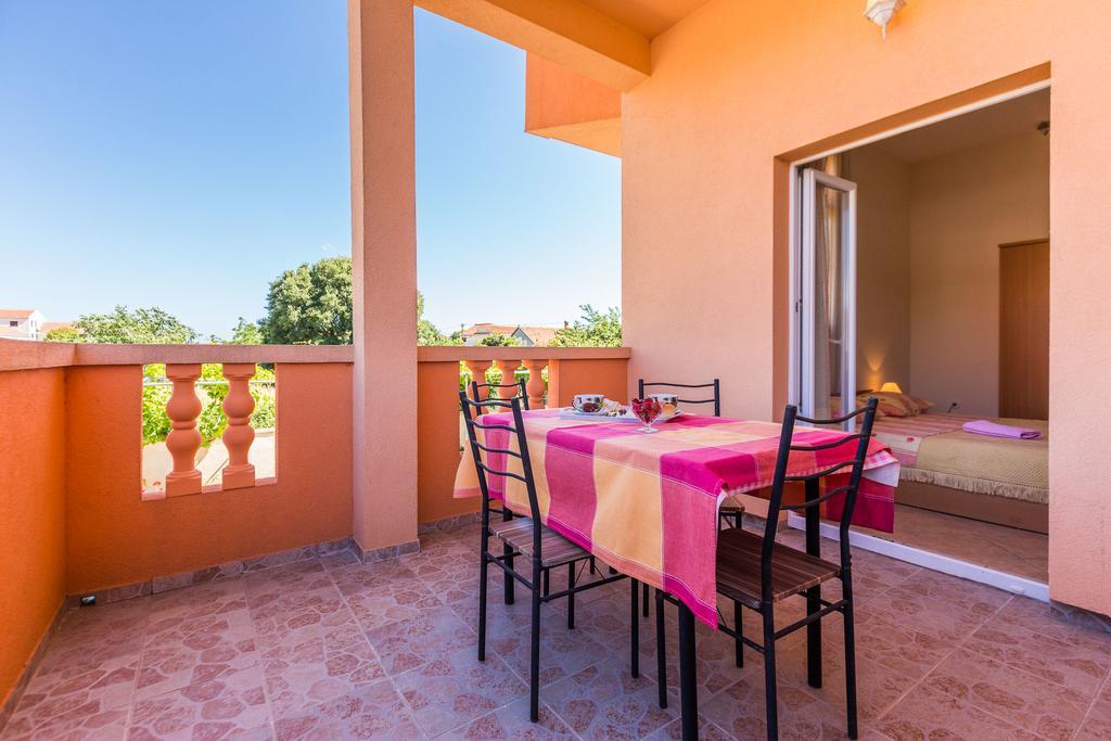 Apartments Angelina Sukošan Екстериор снимка