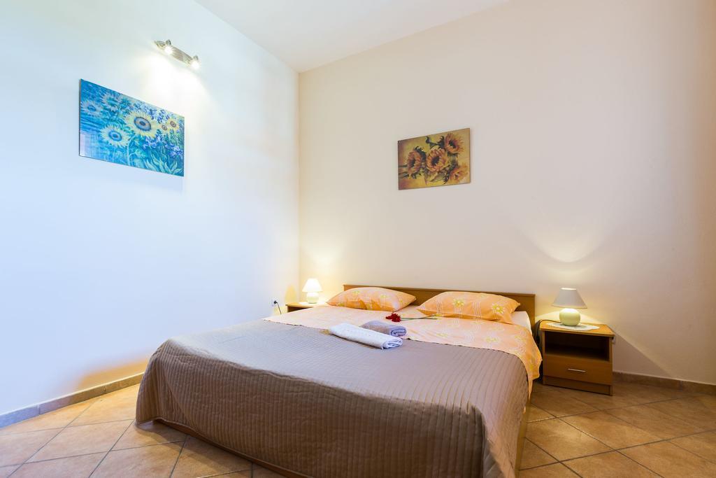 Apartments Angelina Sukošan Екстериор снимка