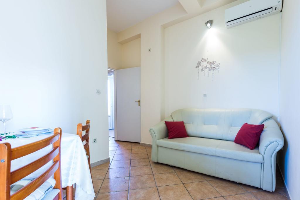 Apartments Angelina Sukošan Екстериор снимка